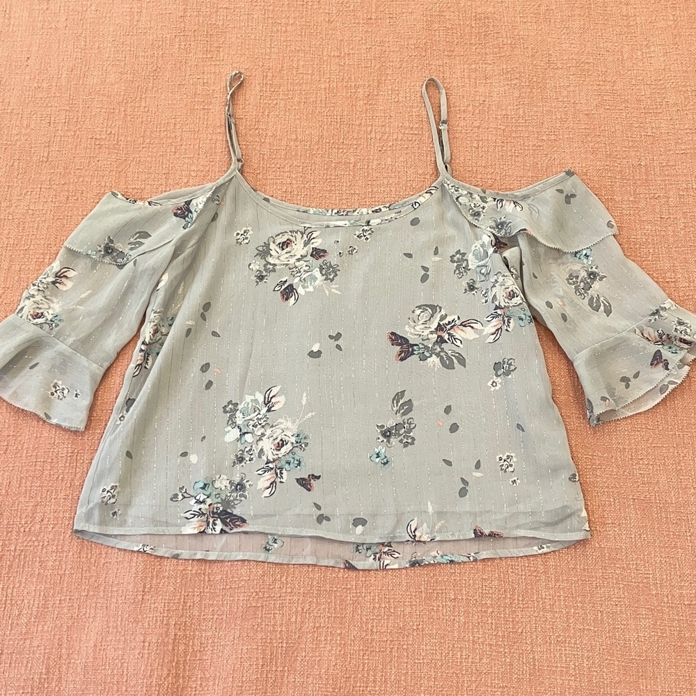 Gentle Fawn small wm’s Gray Floral Off-Shoulder Blouse